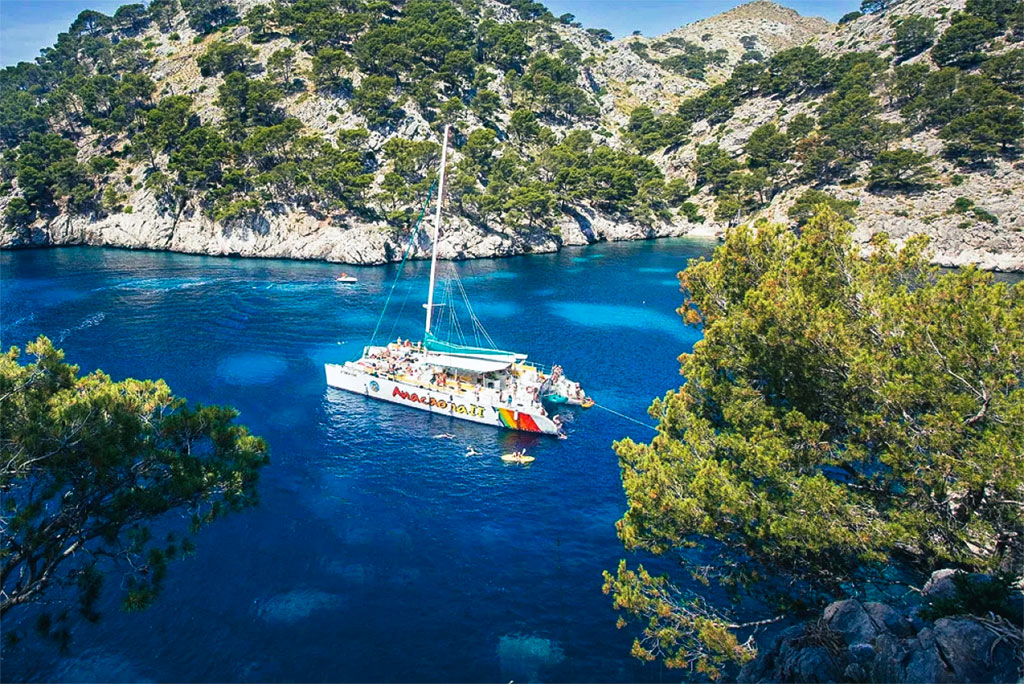 paseo-catamaran-bahia-alcudia