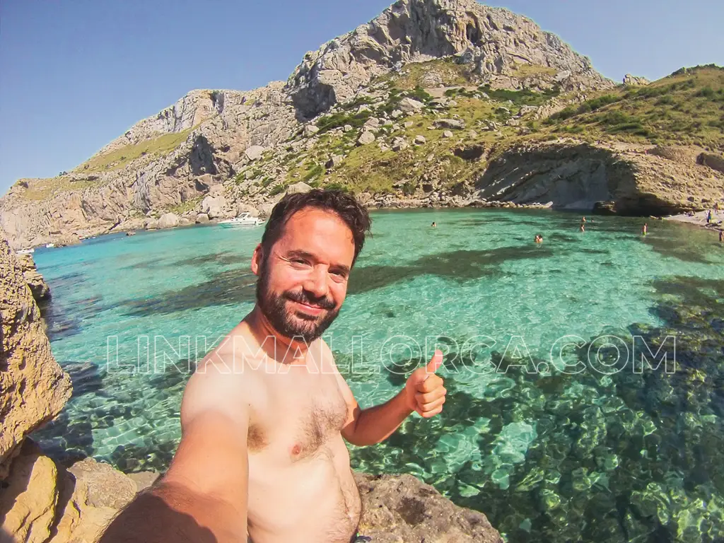 Fernando en Cala Figuera de Formentor